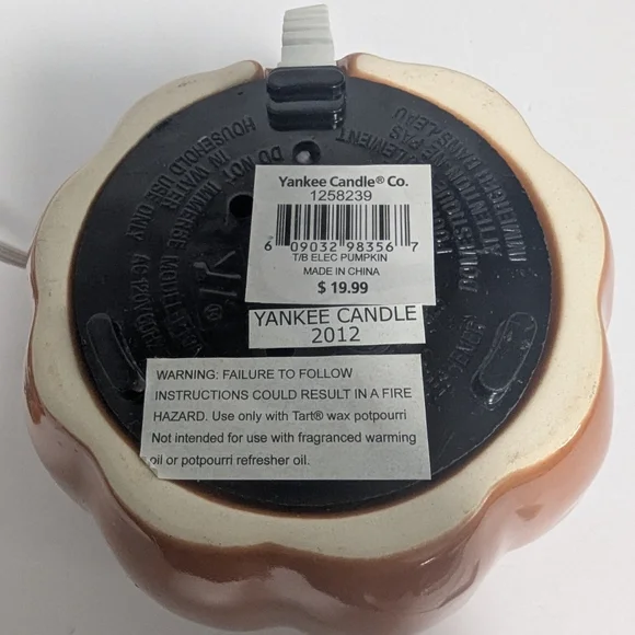 Yankee Candle Pumpkin Wax Warmer - Picture 5 of 6